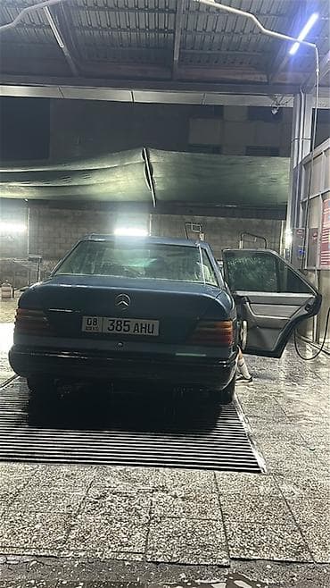 Mercedes-Benz W124: 1987 г., Механика, Седан