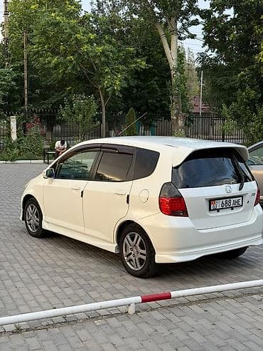 Продажа авто: Honda Fit: 2003 г., 1.5 л, Вариатор, Бензин, Хэтчбэк — 3
