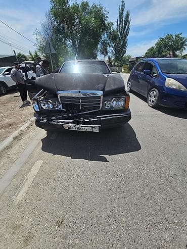 бампер на мерседес 124: Mercedes-Benz W124: 1991 г., 2 л, Механика, Бензин, Седан — 2