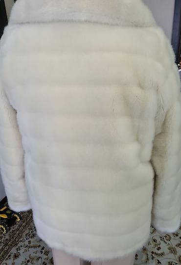 side by side: Продаю классную нарядную шубу. Белая р 48-50 — 2