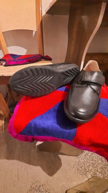 кожанные туфли: Кожанные школьные туфли подросковые 36 го размера новые на липучке — 4