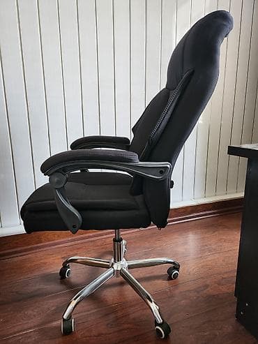Офис креслолору: Офис креслолор, Колдонулган, Дөңгөлөктүү, түсү - Кара — 3