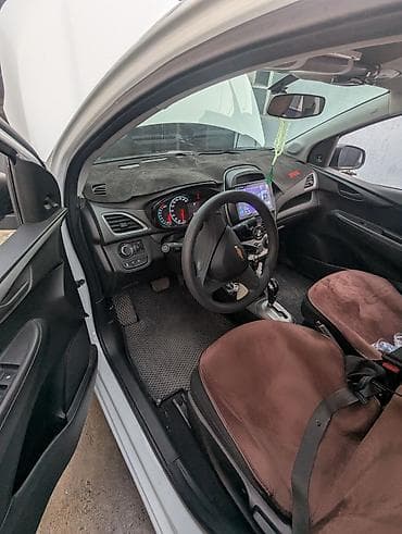 Chevrolet Spark: 2018 г., 1 л, Автомат, Бензин, Хэтчбэк — 7