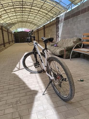 белый клык: Горный велосипед, Skillmax, Рама M (156 - 178 см), Алюминий, Б/у — 3