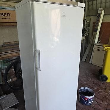mini refrigerator: Холодильник Indesit, Однокамерный — 3