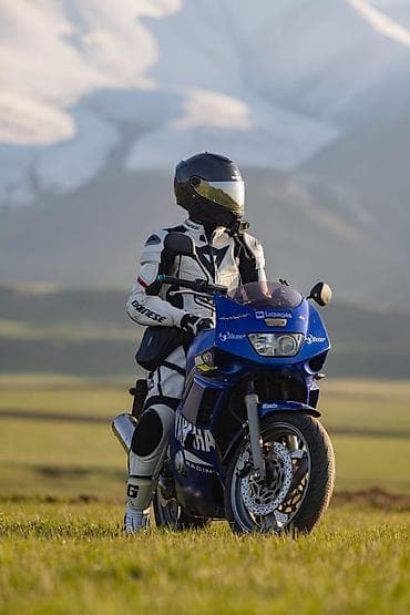 мотоцикле: Спортбайк Yamaha, 600 куб. см, Бензин — 2