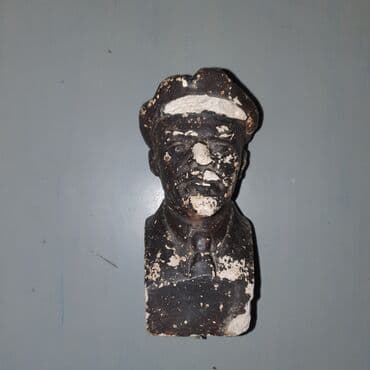 Гипсовый бюст Ленина