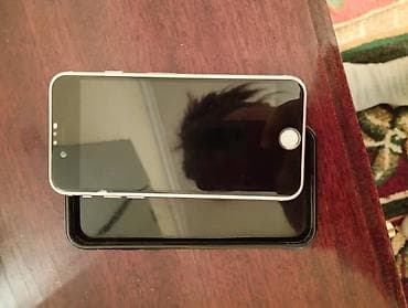 книга для чтения 3 класс: IPhone SE 2020, Новый, 64 ГБ, Белый, Защитное стекло, 61 % — 3