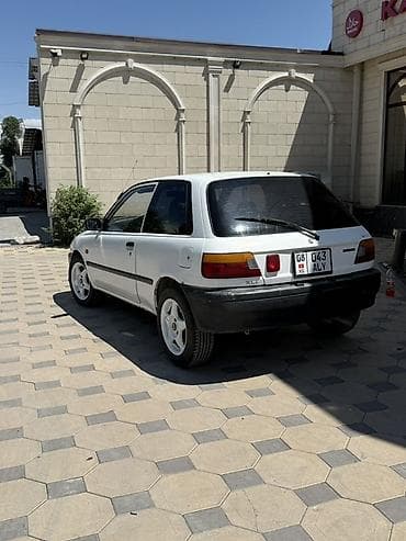 Унаа: Toyota Starlet: 1991 г., 1.3 л, Кол менен иштөөчү, Бензин, Хетчбек — 5