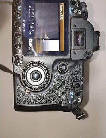 pro mozer mz 9806: Зеркальная камера Canon (серия EOS) с универсальным зум‑объективом — 1