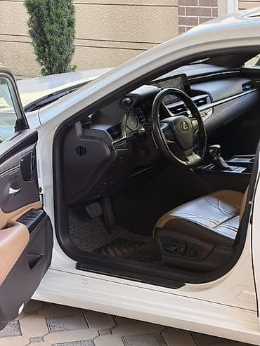 терана: Lexus ES: 2019 г., Гибрид, Седан — 6
