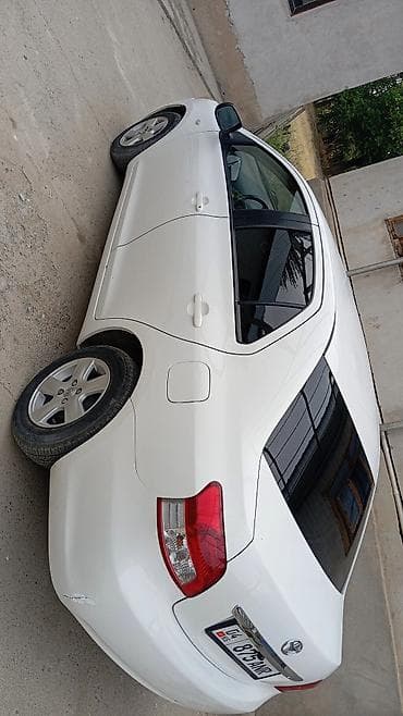Toyota Yaris: 2008 г., 1.3 л, Автомат, Бензин, Седан — 3