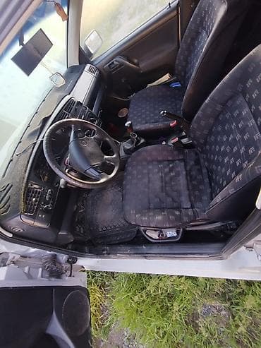 гольф багажник: Volkswagen Golf: 1993 г., 1.6 л, Механика, Бензин, Хэтчбэк — 4