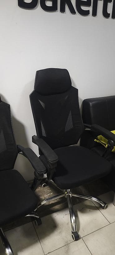 Офисные кресла: Офисное кресло, Б/у, С колесиками, цвет - Черный, Самовывоз — 2