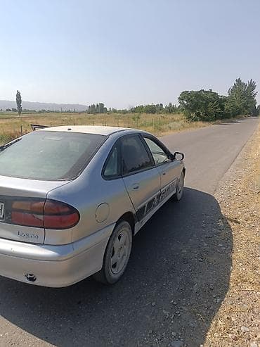 lada 9: Renault Laguna: 1998 г., 1.8 л, Механика, Бензин, Лифтбек — 4