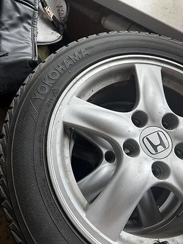зимний балон фит: Комплект колес Honda на литых дисках с зимними шинами Yokohama — 4