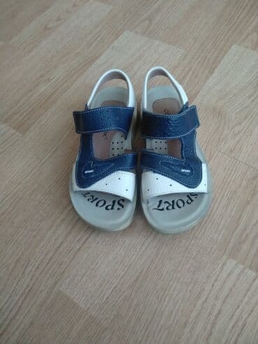 босоножки мужские: Продаю кожаные босоножки на мальчика. Размер 32. Фирма Совёнок. Почти — 2