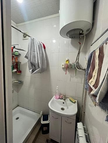 продаю гараж аламедин 1: ТЕЗ АРАДА АК-ОРДО 1 конушунан 1 участокто 2 ҮЙ САТЫЛАТ Участогу 5 — 6