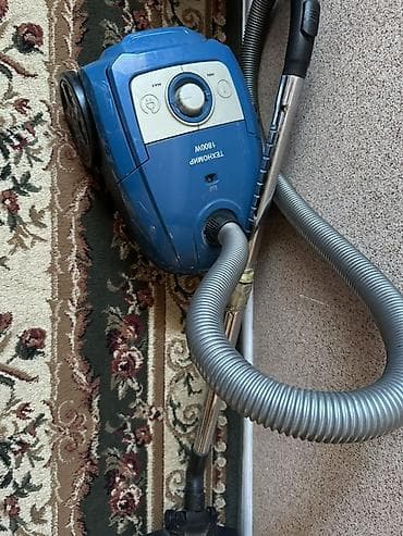 Пылесос Техномир 1800W (мешковый)