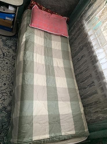 односпальный кровать: Односпальная кровать, Б/у, С матрасом, длина - 195 см — 5