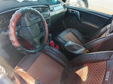Унаа: Volkswagen Golf: 1993 г., Кол менен иштөөчү, Газ, Хетчбек — 2