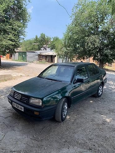 Унаа сатуу: Volkswagen Vento: 1995 г., Кол менен иштөөчү, Седан — 1