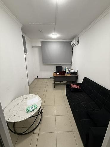 сдаю подвал: Аренда офисов, 88 м², В жилом комплексе, 1 линия, С отдельным входом, С отдельным сан узлом — 2