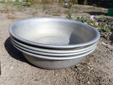 пустые канистры: Тазы СССР Алюминий - 1600 сом Латунь - 2500 сом Эмаль большой - 350 — 1