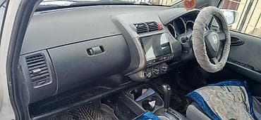 Honda: Honda Fit: 2002 г., 1.3 л, Автомат, Бензин, Хэтчбэк — 2