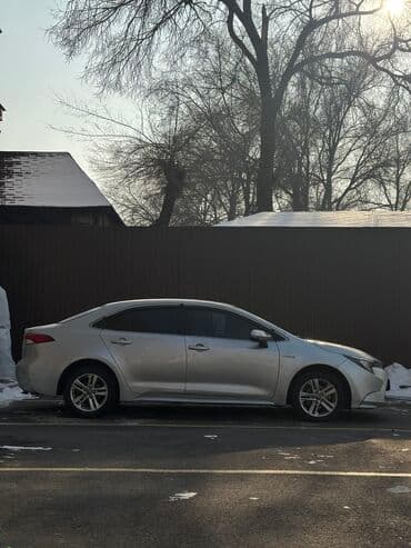 Продажа авто: Toyota Corolla: 2020 г., 1.8 л, Автомат, Гибрид, Седан — 4