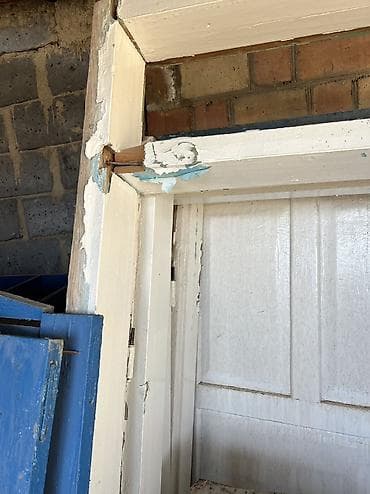 район филармония: Эски уйдон чыккан айнек, эшиктер. Айнектер двойной, быыры бутун сынган — 5