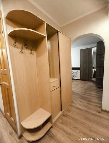 на вариант: 1 комната, Риэлтор, Без подселения, С мебелью частично — 1
