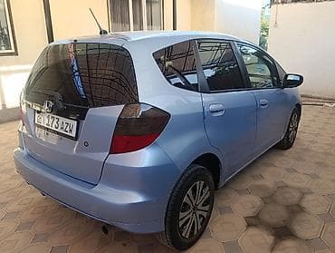 зиток на ниссан: Honda Fit: 2008 г., 1.5 л, Вариатор, Бензин, Хэтчбэк — 3