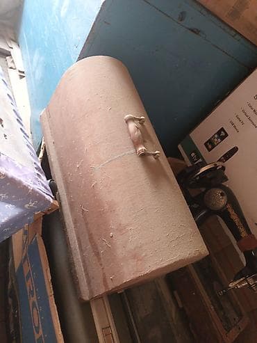 xbox 360 freeboot: Механическая швейная машина с ручным приводом на столике-основании — 5