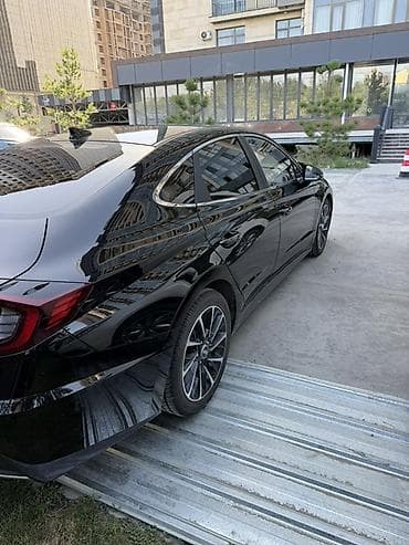 byd e2 2019: Hyundai Sonata: 2019 г., 2 л, Гибрид, Седан — 5
