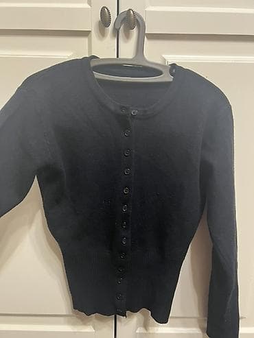 Классический женский кардиган на пуговицах - Цвет: черный - Застежка