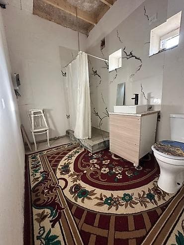 рабочи городок: Продается двухэтажный кирпичный дом. Планировка и площади: - Два — 8