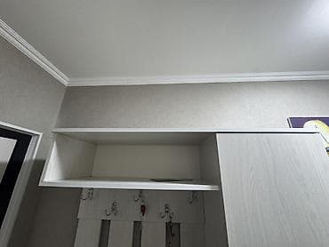 горки в зал: Гарнитур для прихожей, Б/у, Шкаф, Вешалка, Обувница, ДСП, цвет - Белый — 3