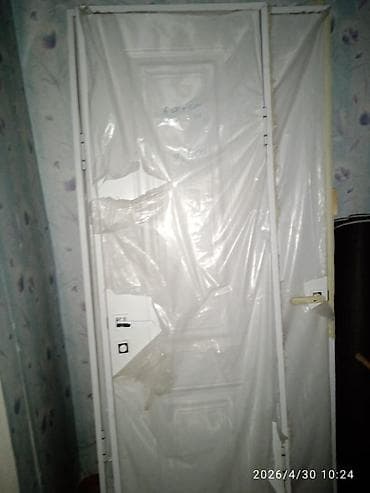 лист на пол: Межкомнатные двери, белые, в заводской защитной пленке. - Конструкция — 2