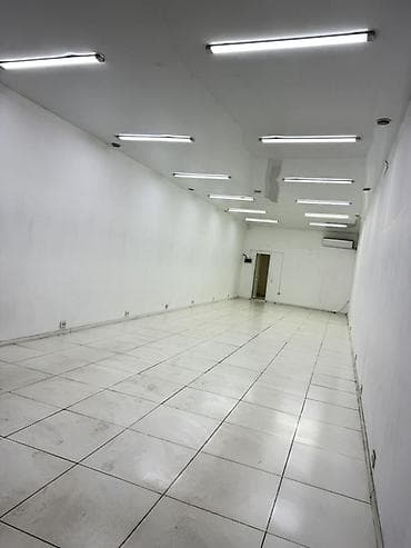 сдае: Ош базар, 100 кв/м, Сдается в аренду светлое коммерческое помещение — 2