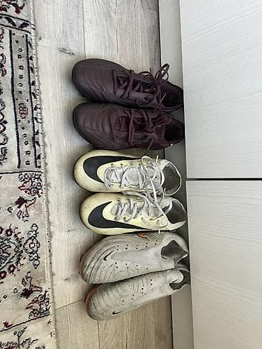 Набор футбольных бутс Nike — 3 пары - Пара 1: Nike Tiempo (цвет