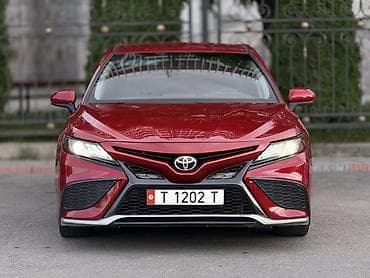 Toyota Camry: 2021 г., 2.5 л, Автомат, Бензин, Седан