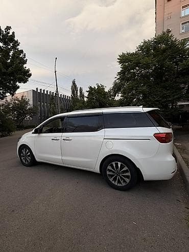 Kia Carnival: 2015 г., 2.2 л, Автомат, Дизель, Вэн/Минивэн — 5