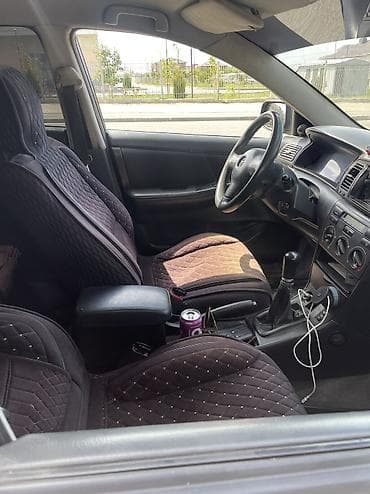 с кочкор авто: Toyota Corolla: 2004 г., 1.6 л, Кол менен иштөөчү, Бензин, Хетчбек — 6