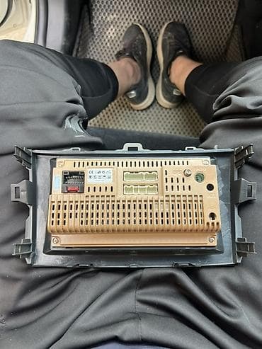 GPS трекерлер: Колдонулган, 2-DIN, 9 ", Android (камтылган ОС) — 2