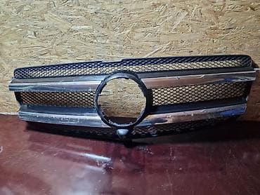 c 63: Решетка радиатора Mercedes-Benz 2014 г., Б/у, Оригинал — 1