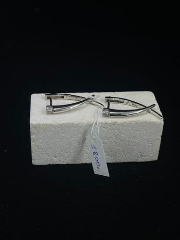 украшение шампанского для свадьбы: Элегантные серьги-кольца серебристого цвета, украшенные россыпью — 10