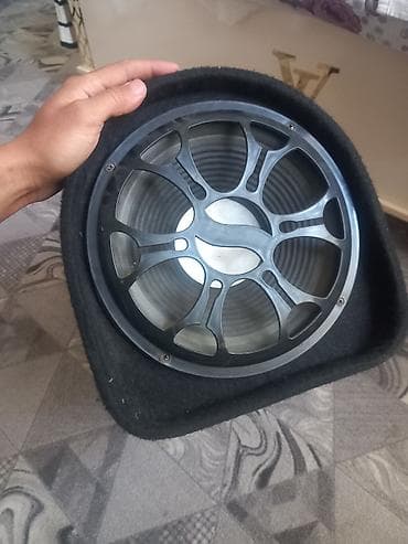 Сабвуфер в тубе для автомобиля - Форм‑фактор: цилиндрическая туба