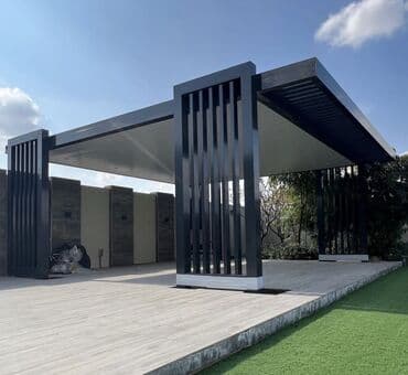 стулы офисные: Офисное кресло, С колесиками, цвет - Черный, Экокожа — 1