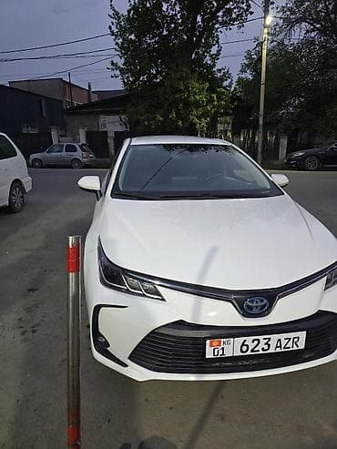 lexus e: Toyota Corolla: 2022 г., 1.8 л, Вариатор, Гибрид, Седан — 2